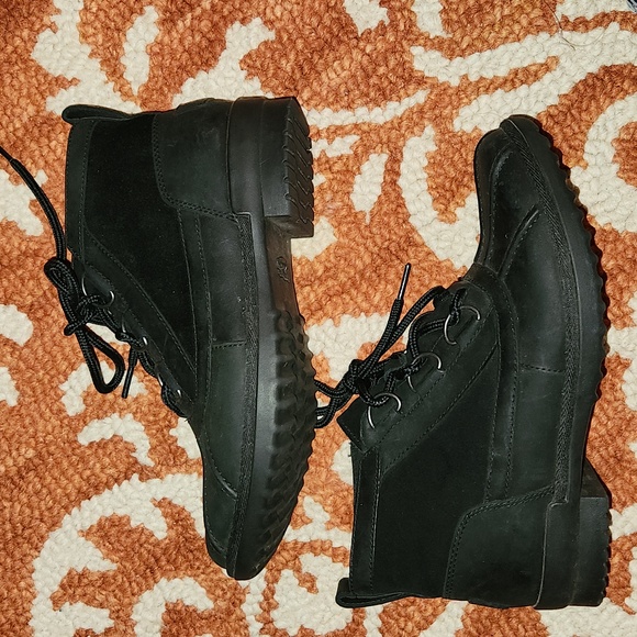 UGG Heather Women size 8 Waterproof Black Leather/Suede Boots - Picture 5 of 15